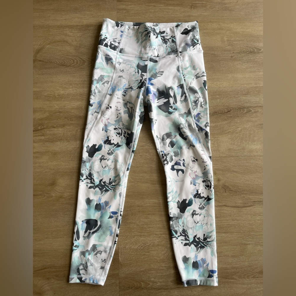 Athleta Women's Stash Pocket Salutation Peony 7/8‎ Tight Leggings Size Small